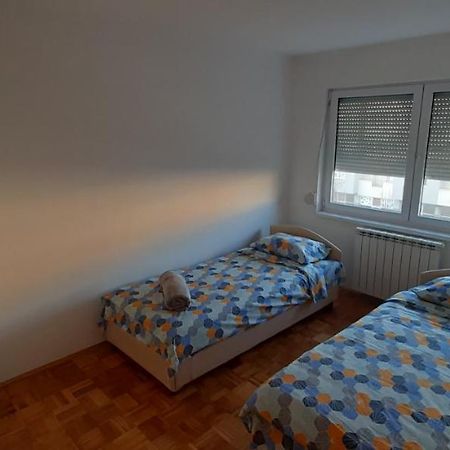 Apartman Stella Istocno Sarajevo Lukavica Eksteriør billede
