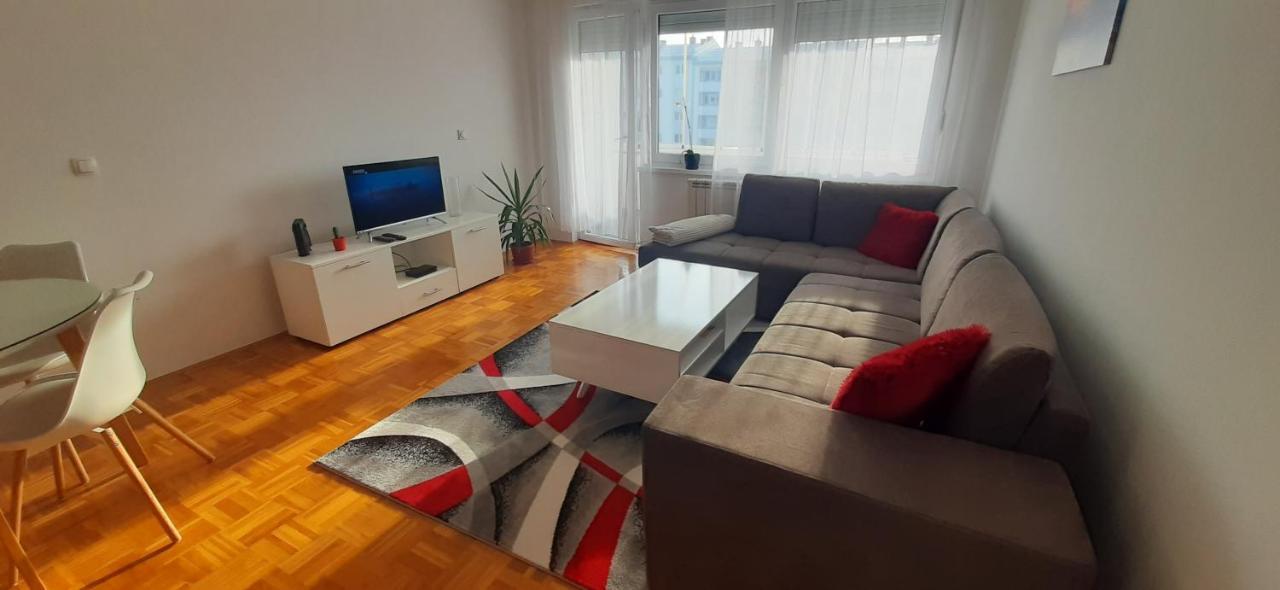 Apartman Stella Istocno Sarajevo Lukavica Eksteriør billede