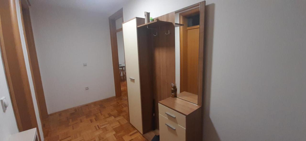 Apartman Stella Istocno Sarajevo Lukavica Eksteriør billede