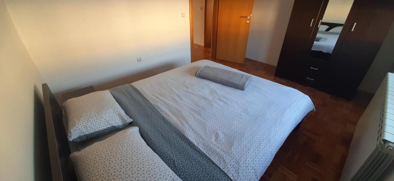 Apartman Stella Istocno Sarajevo Lukavica Eksteriør billede